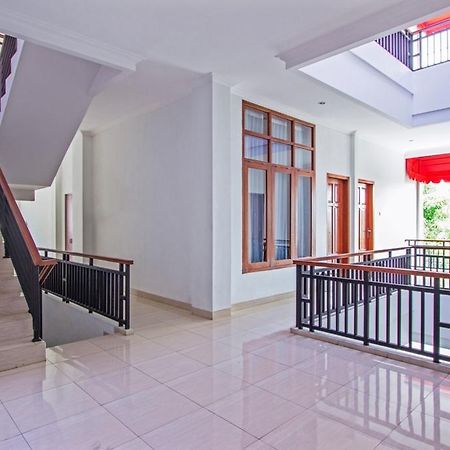 Hotel Reddoorz @ Plemburan Sleman  Exteriér fotografie